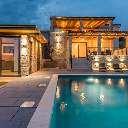La Vrana Villa *