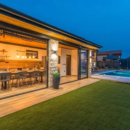 La Villa *